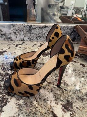 Christian Louboutin Leopard Print Peep-Toe Heels - Brown/Black